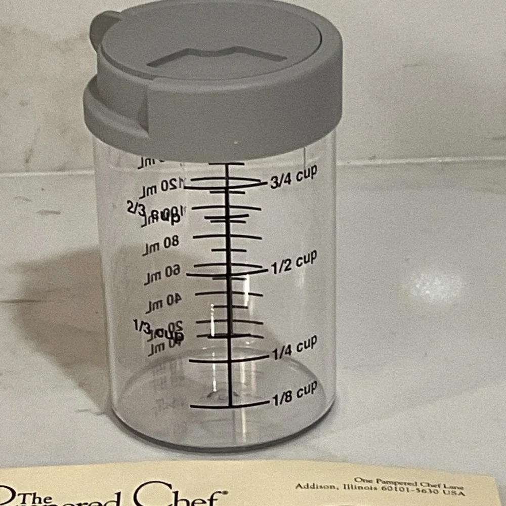 NEW Pampered Chef #1278 The Grate Container Cheese Grater 3/4 Cup